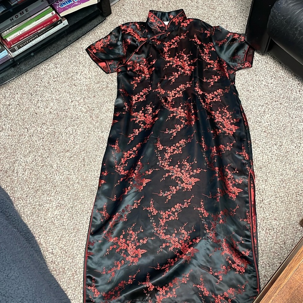 100% silk Asian dress